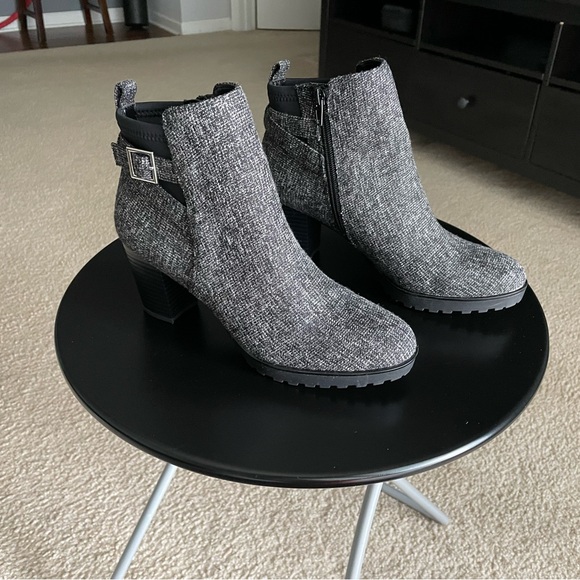 Kelly & Katie Mallory’s Bootie NWOT - Picture 2 of 7